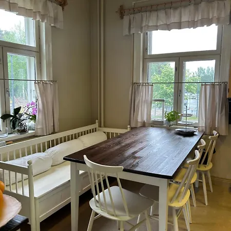 Tunnelmallinen Karsikon Kansakoulu - Jaettu Kylpyhuone Apartment Joensuu