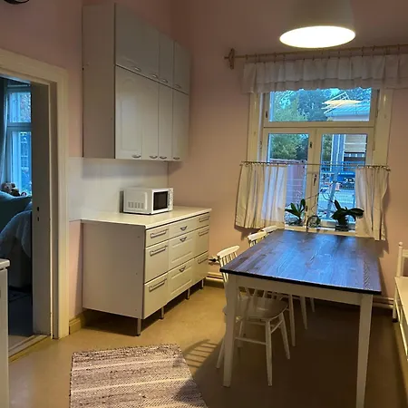 Tunnelmallinen Karsikon Kansakoulu - Jaettu Kylpyhuone Apartment *