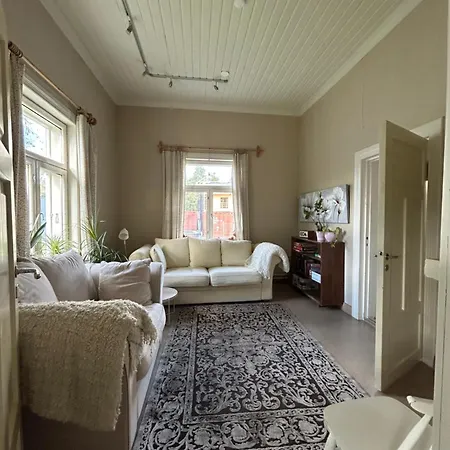 Tunnelmallinen Karsikon Kansakoulu - Jaettu Kylpyhuone