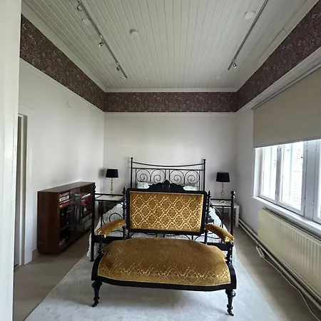 Tunnelmallinen Karsikon Kansakoulu - Jaettu Kylpyhuone Apartment Joensuu