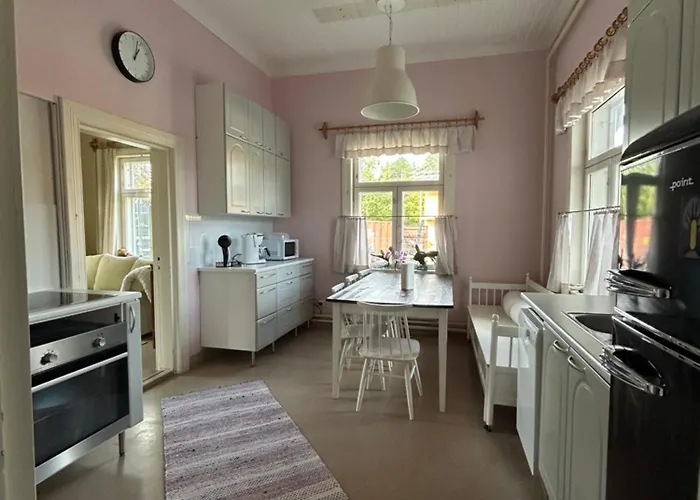 Tunnelmallinen Karsikon Kansakoulu - Jaettu Kylpyhuone