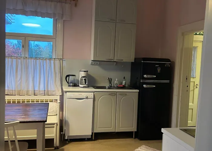 Tunnelmallinen Karsikon Kansakoulu - Jaettu Kylpyhuone Γιόενσου