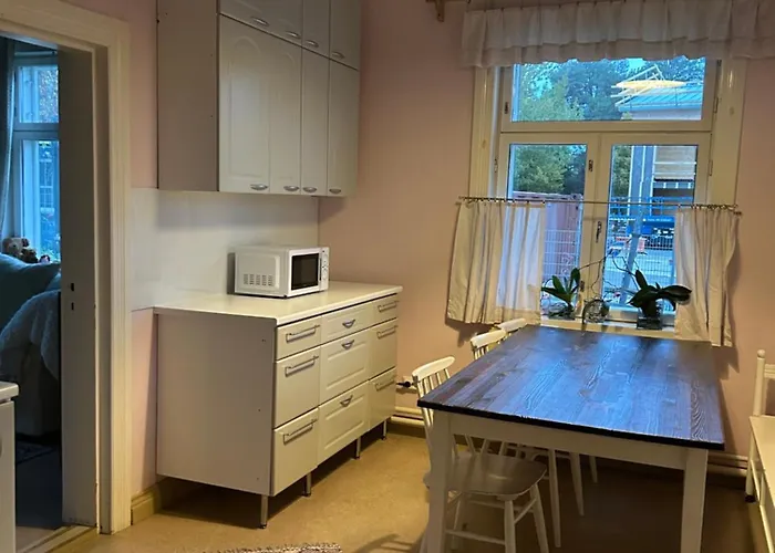 Tunnelmallinen Karsikon Kansakoulu - Jaettu Kylpyhuone Διαμέρισμα *