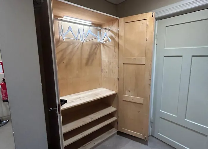 Tunnelmallinen Karsikon Kansakoulu - Jaettu Kylpyhuone